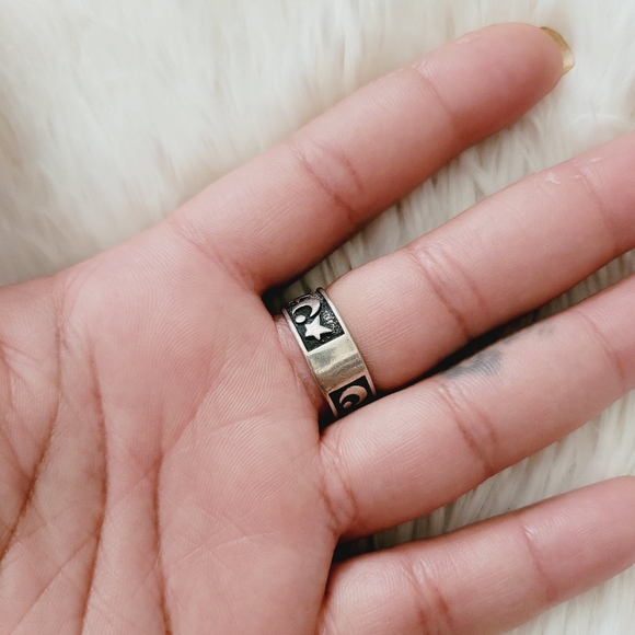 Vintage Sterling Silver Moon & Star Ring - Picture 7 of 10